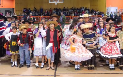 Alumnos de Penco participan en Encuentro Comunal de Cueca Escolar 2025